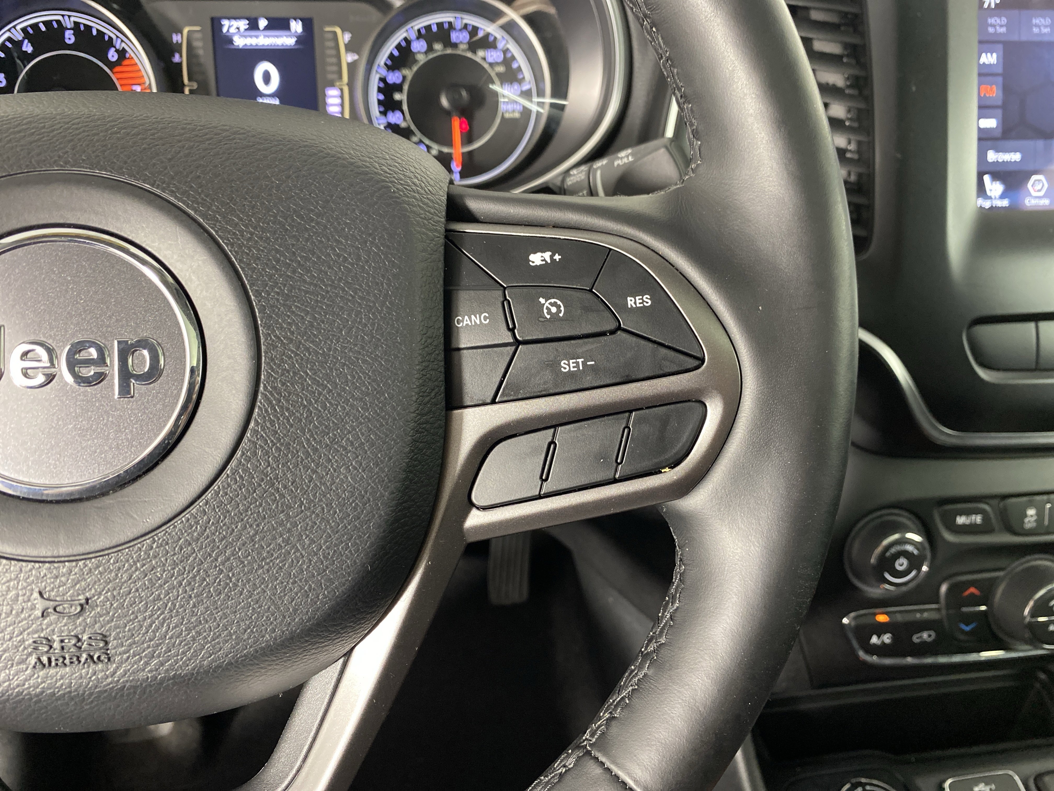 Used 2020 Jeep Cherokee Latitude Plus w/ Comfort/Convenience Group image 37