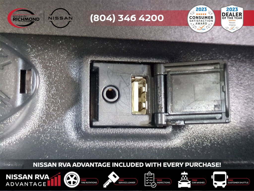 Used 2019 Toyota RAV4 LE image 22