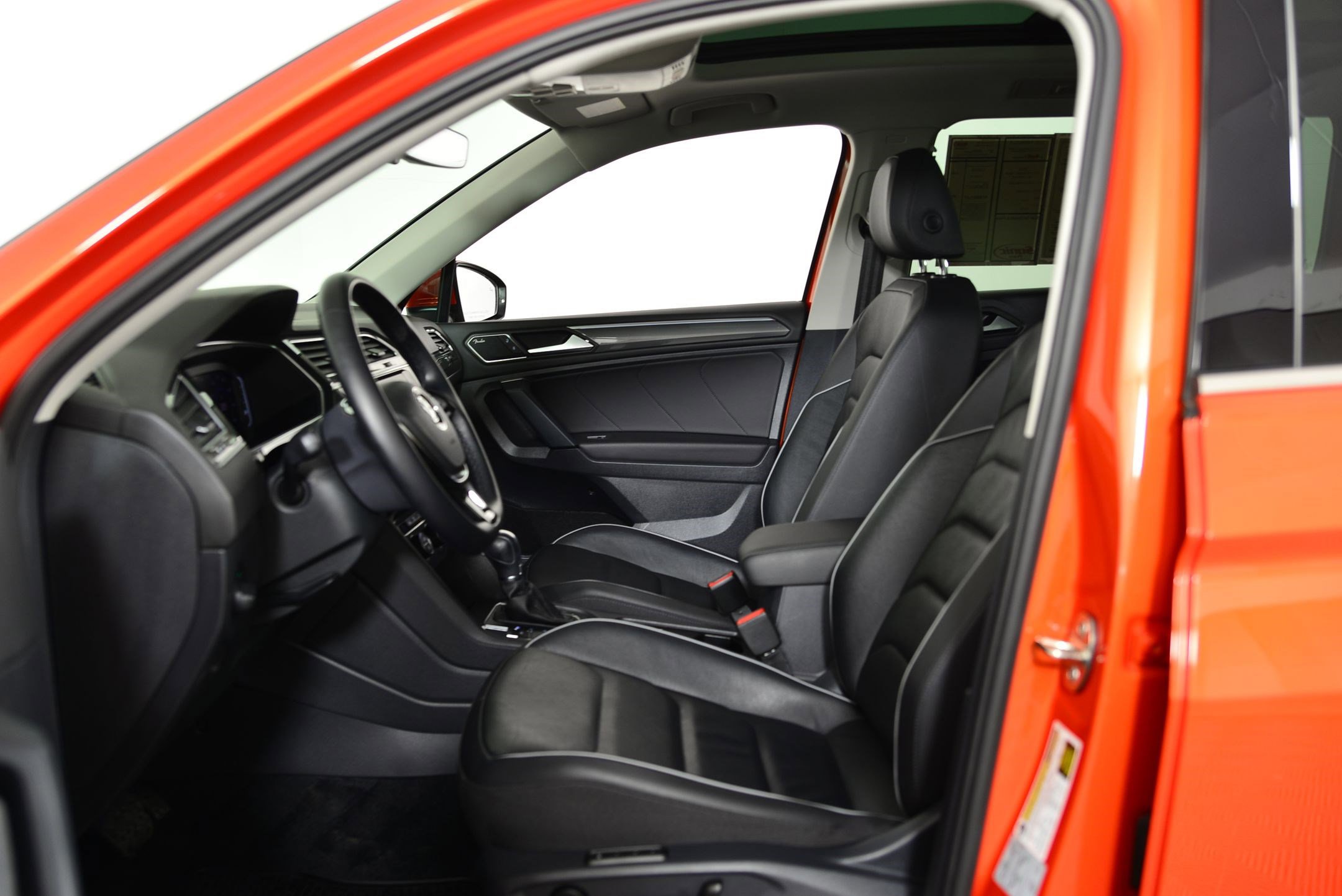 Used 2019 Volkswagen Tiguan SEL Premium image 5