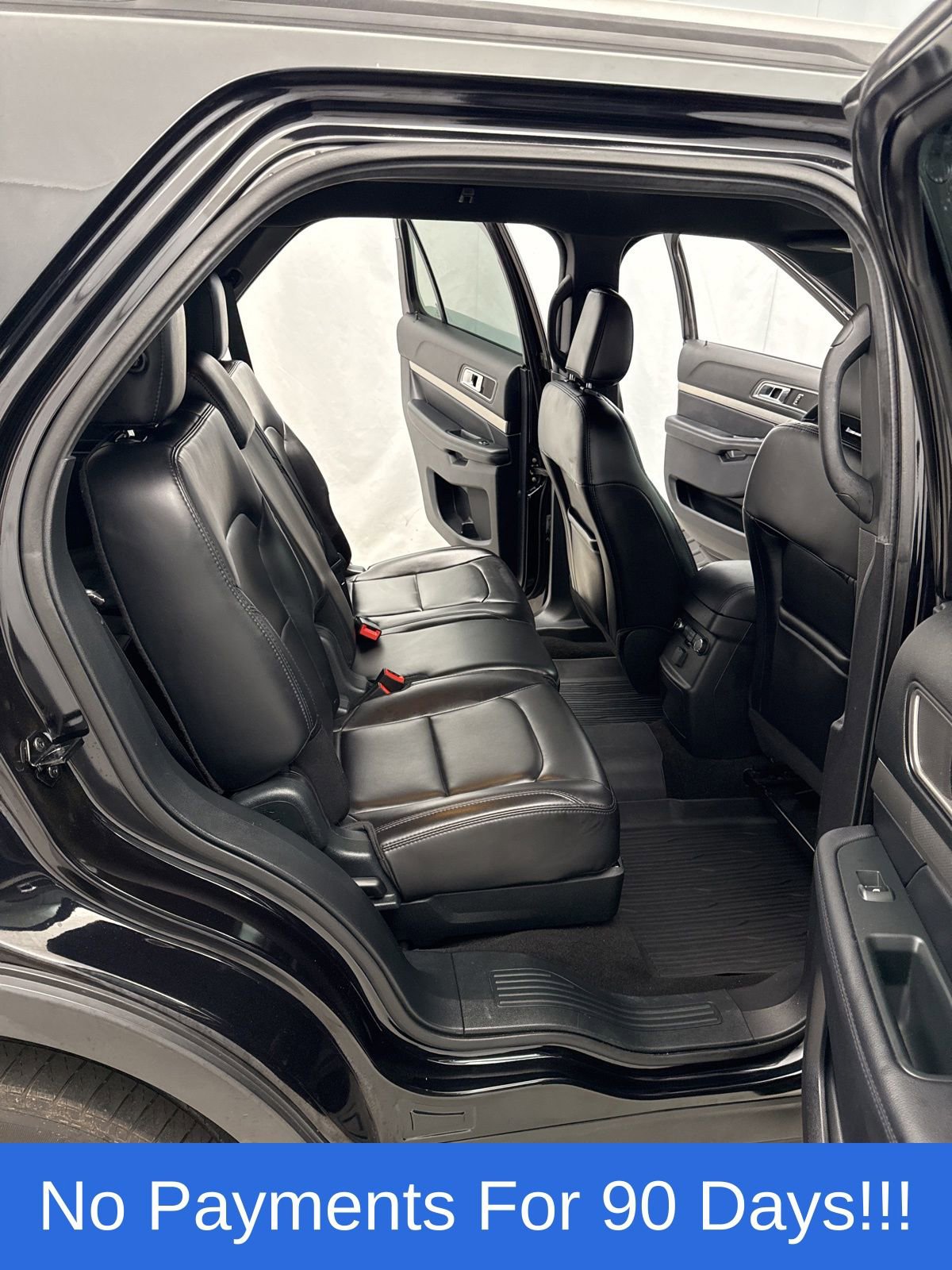 Used 2019 Ford Explorer XLT w/ Equipment Group 202A AWD/4WD image 26