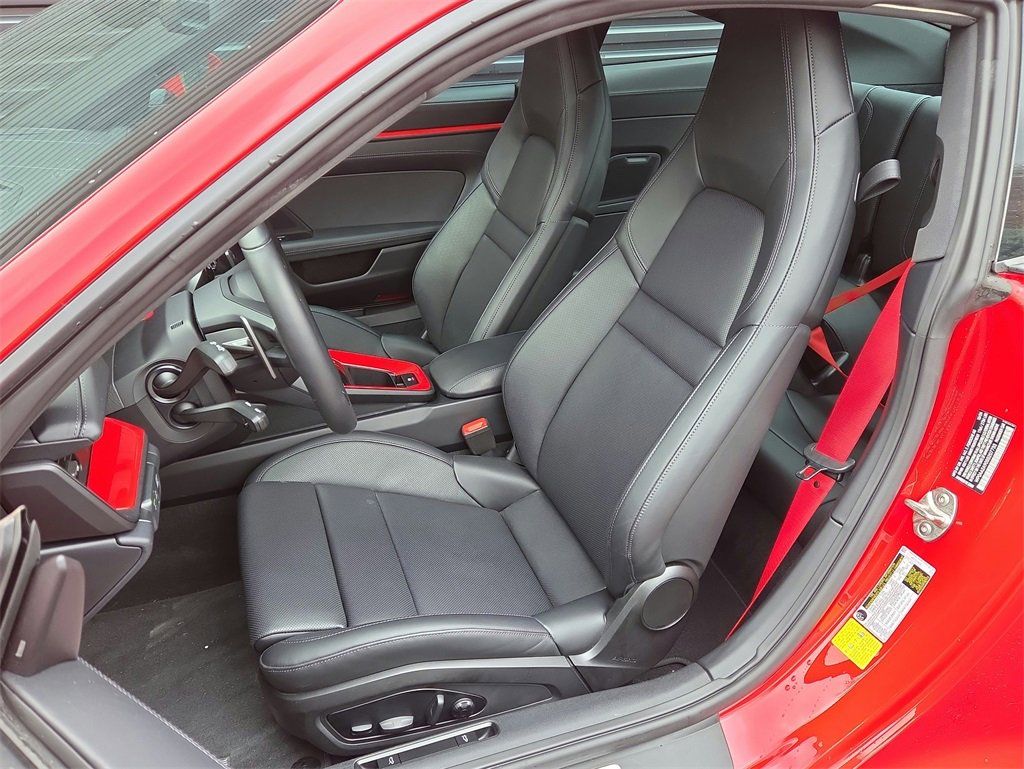 Used 2025 Porsche 911 Carrera image 5