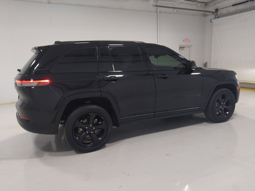 Used 2023 Jeep Grand Cherokee Altitude AWD/4WD image 10