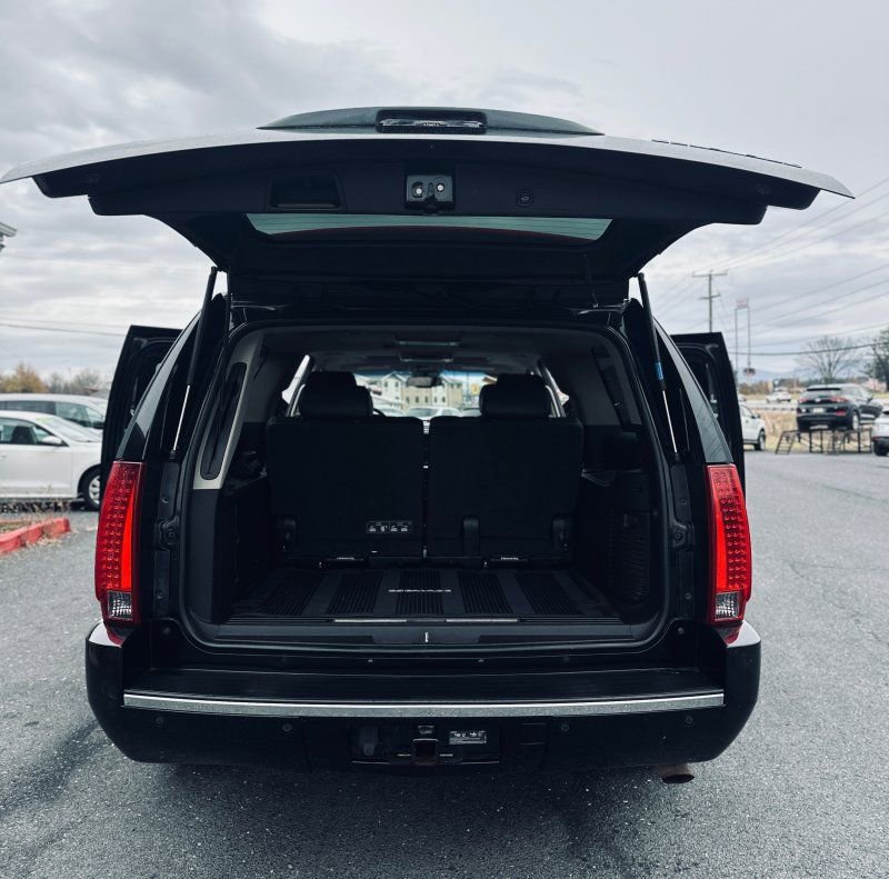 Used 2013 Cadillac Escalade ESV Luxury image 8