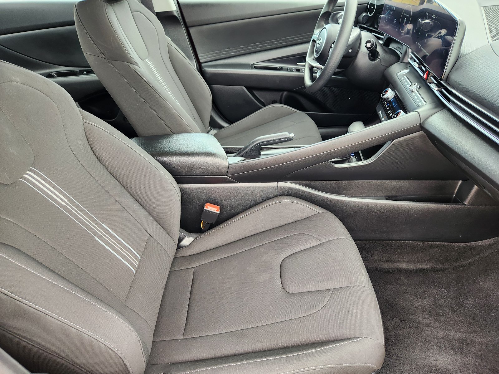 Used 2024 Hyundai Elantra SEL FWD image 16