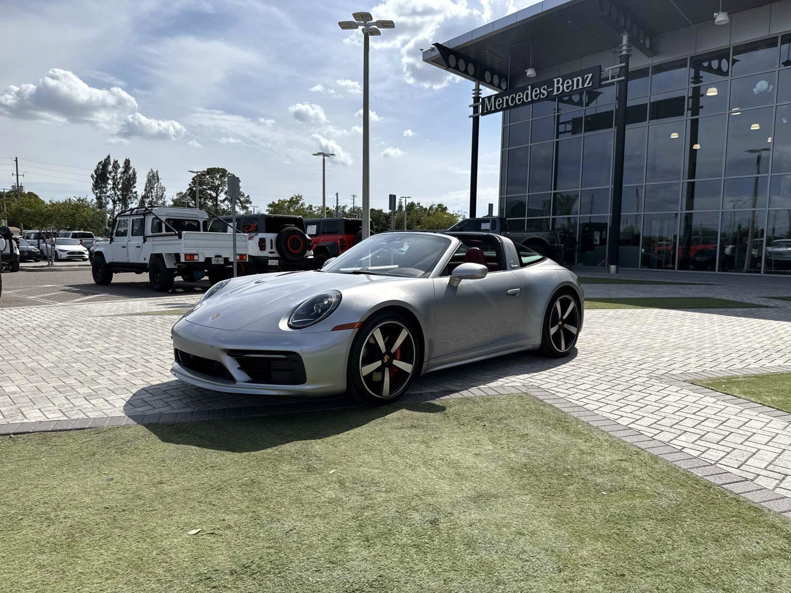 Used 2023 Porsche 911 Targa 4S AWD/4WD image 2