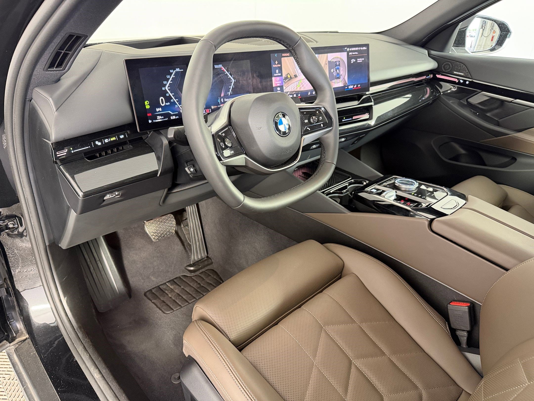 Certified 2025 BMW 530i image 4
