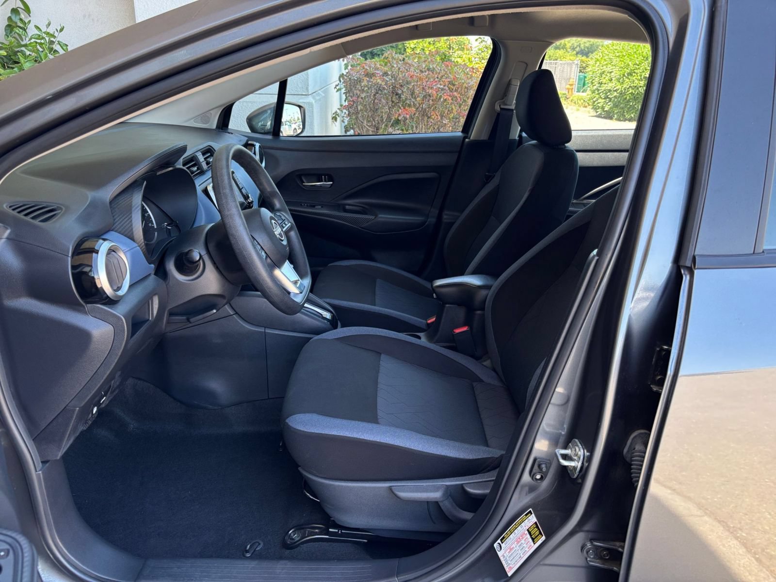 Used 2025 Nissan Versa SV FWD image 25