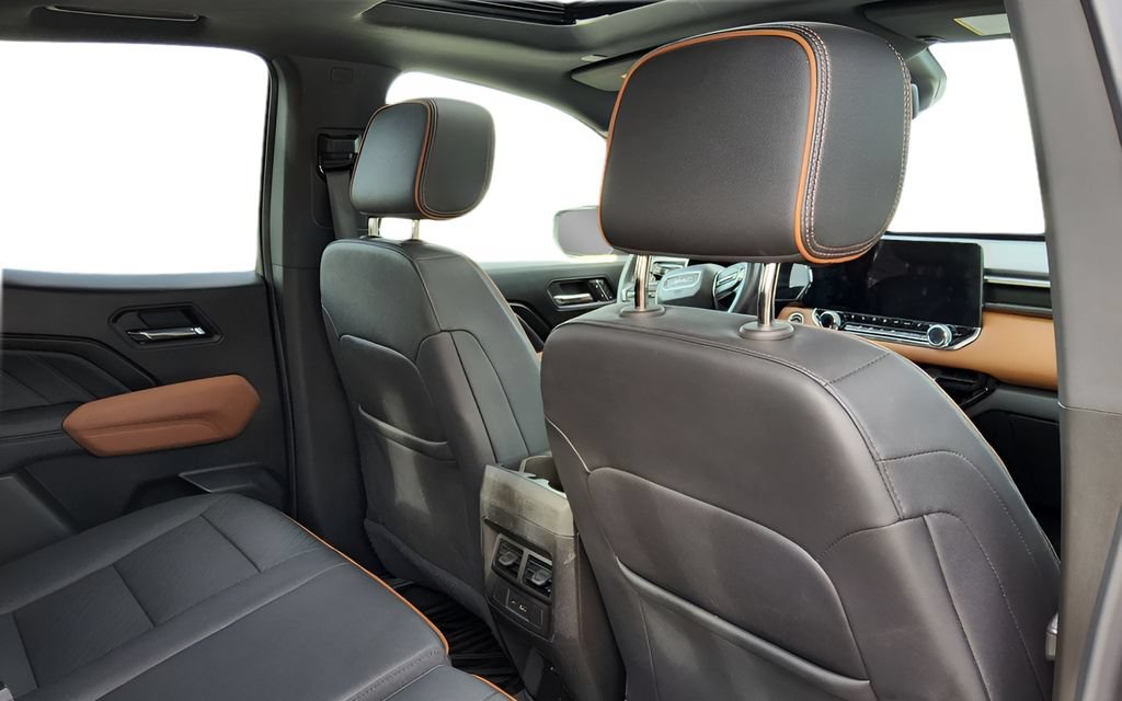 Used 2023 GMC Canyon AT4 w/ AT4 Premium Package AWD/4WD image 37