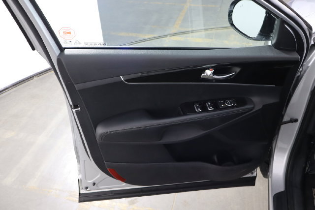 Used 2020 Kia Sorento LX AWD/4WD image 14