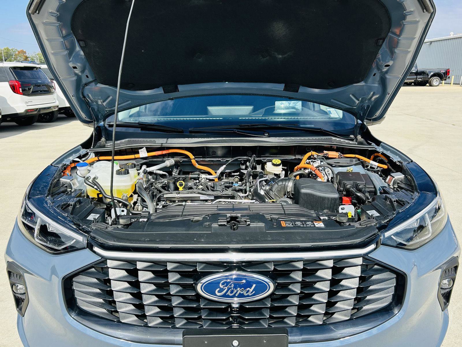 Used 2025 Ford Escape SE w/ PHEV Premium Package image 47