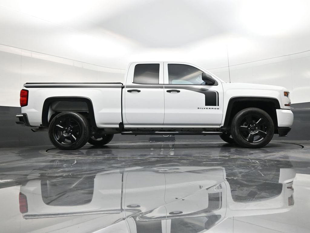 Used 2018 Chevrolet Silverado 1500 Custom w/ Custom Value Package RWD image 25