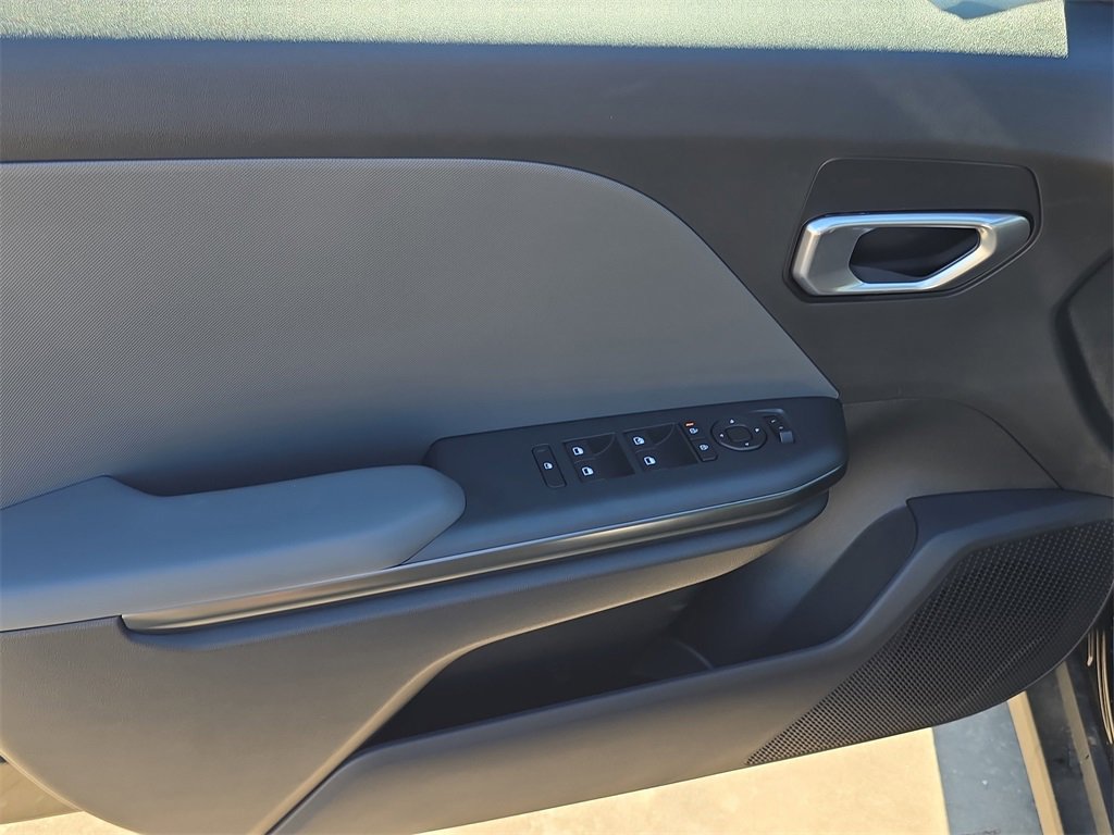 New 2025 Kia K4 LXS image 19