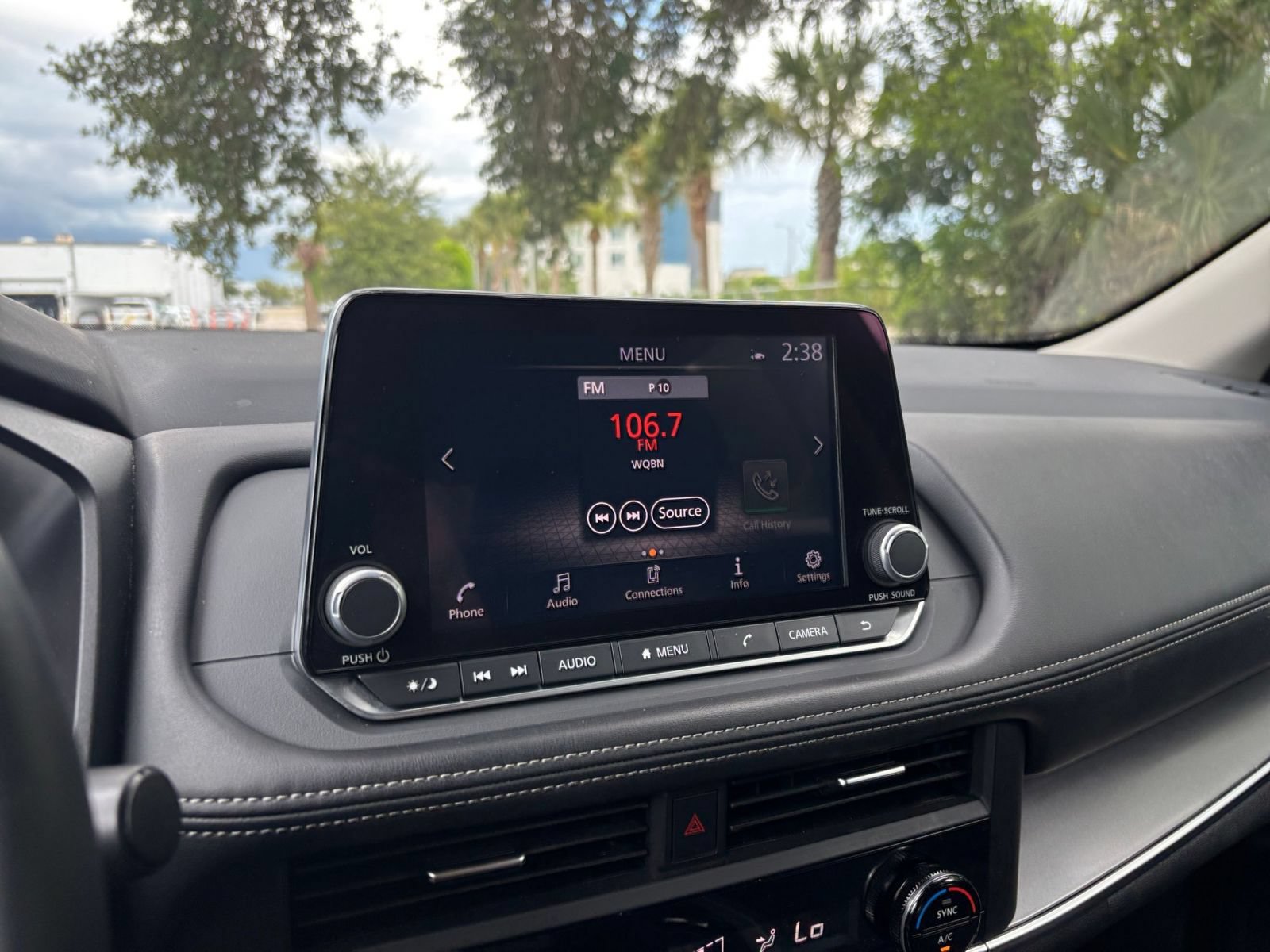 Used 2025 Nissan Rogue SV FWD image 19