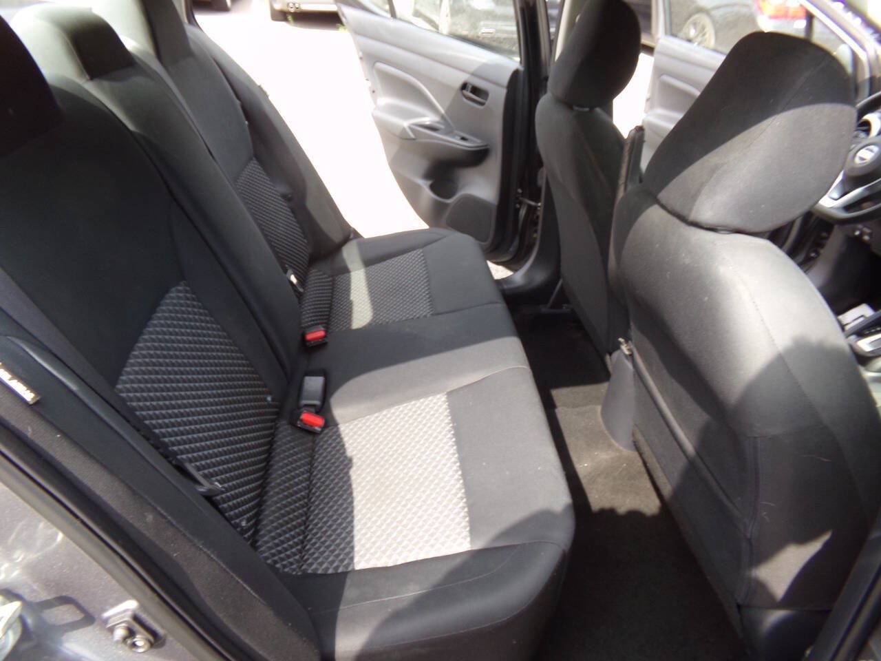 Used 2020 Nissan Versa S FWD image 27
