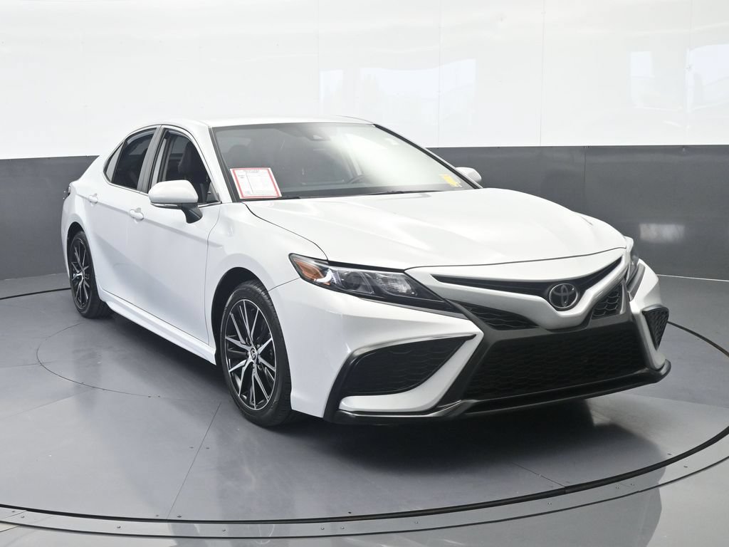 Used 2023 Toyota Camry SE FWD image 9