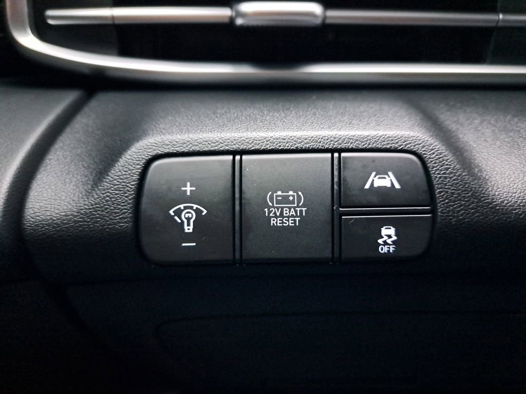 Used 2023 Hyundai Elantra Blue image 26