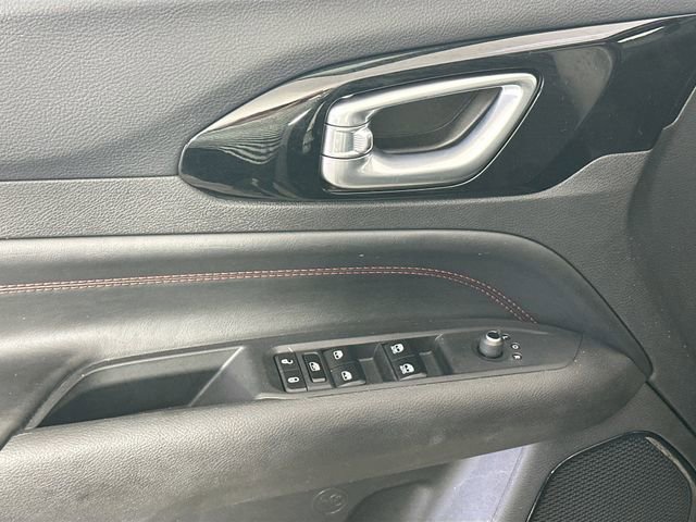 Used 2025 Jeep Compass Trailhawk image 22