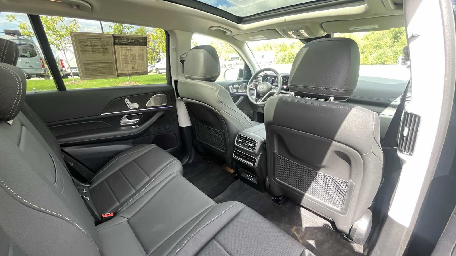 Used 2026 Mercedes-Benz GLS 450 4MATIC image 12