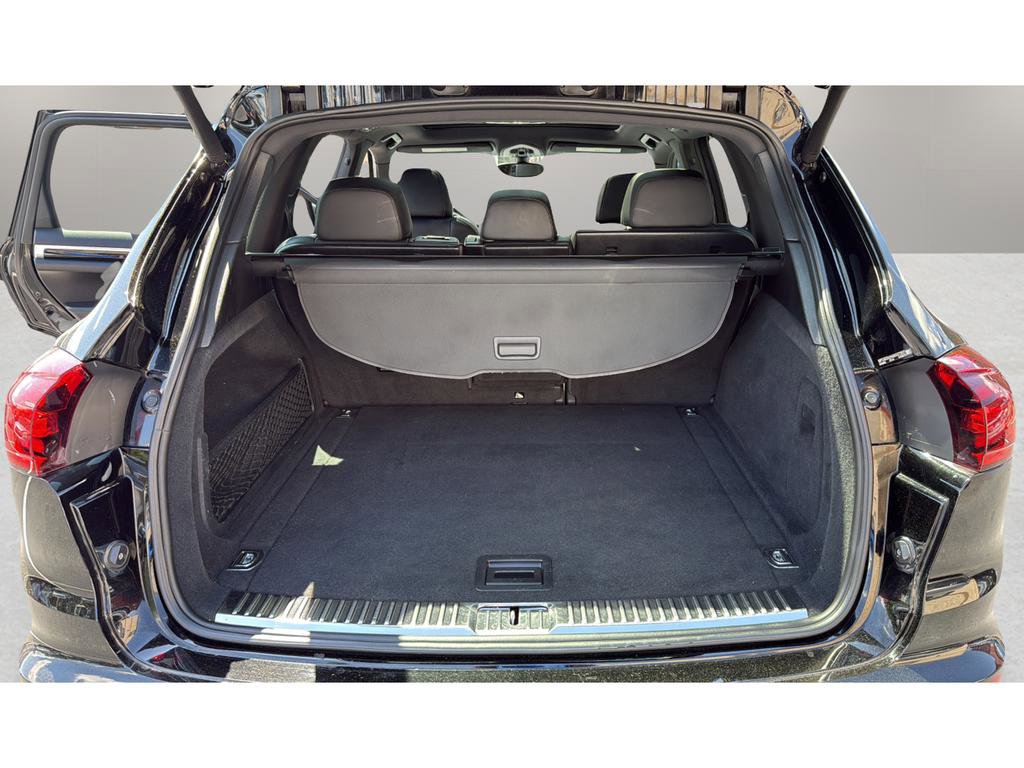 Used 2016 Porsche Cayenne AWD/4WD image 18