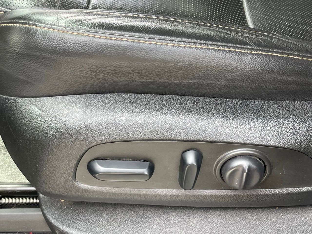 Used 2021 Chevrolet Traverse Premier w/ Redline Edition image 9