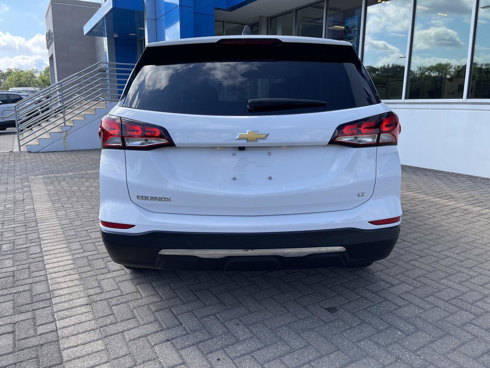 Used 2024 Chevrolet Equinox LT w/ LPO, Floor Liner Package FWD image 4