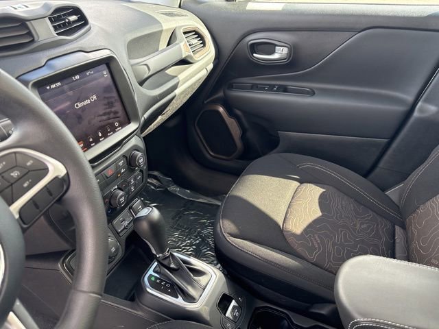 Used 2023 Jeep Renegade Latitude w/ Sun/Sound Group image 16