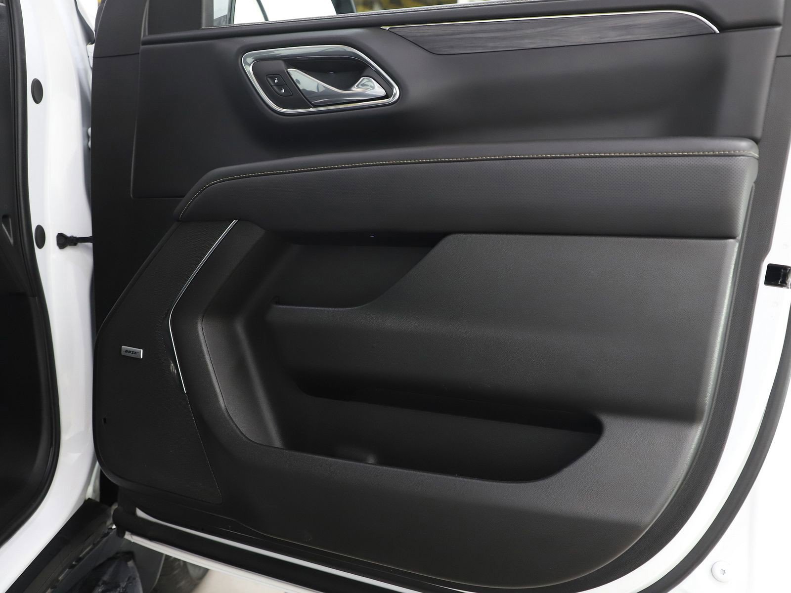 Used 2023 GMC Yukon XL SLT w/ SLT Premium Package image 11
