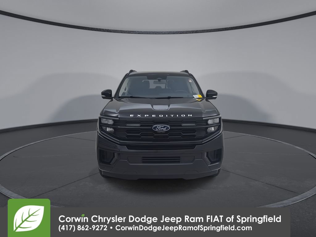 Used 2025 Ford Expedition Active AWD/4WD image 5