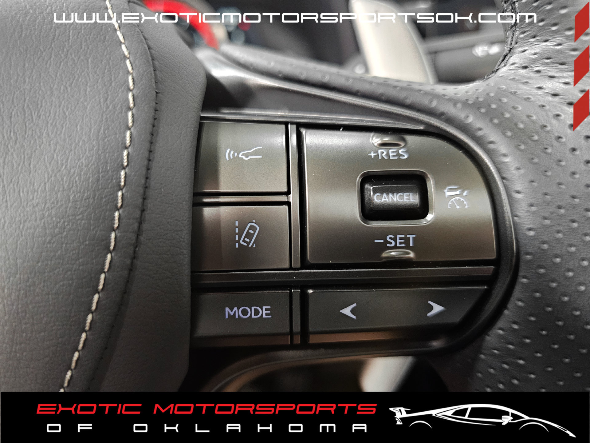 Used 2024 Lexus LC 500 Convertible w/ Touring Package RWD image 32