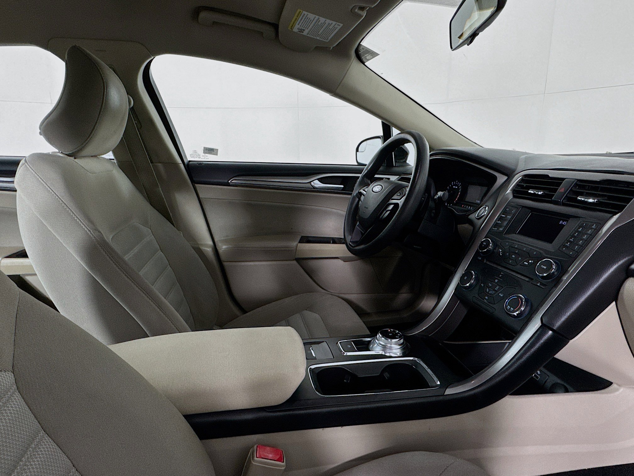 Used 2017 Ford Fusion SE image 28