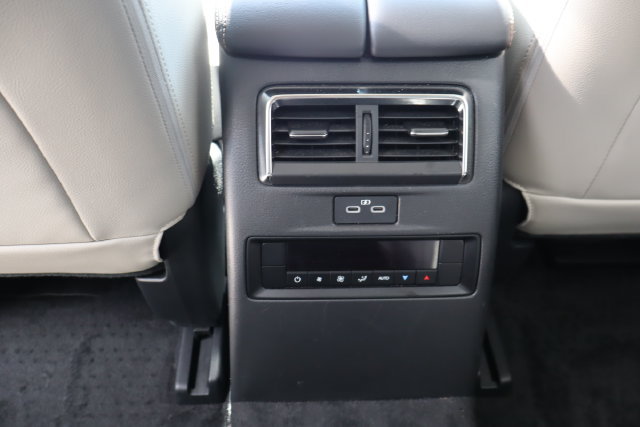 Used 2024 MAZDA CX-90 Plug-In Hybrid w/ Premium Pkg AWD/4WD image 16