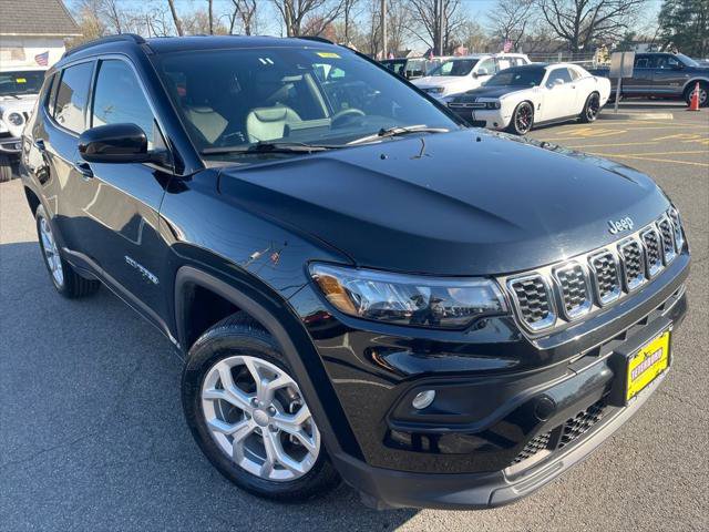 Certified 2024 Jeep Compass Latitude AWD/4WD image 1
