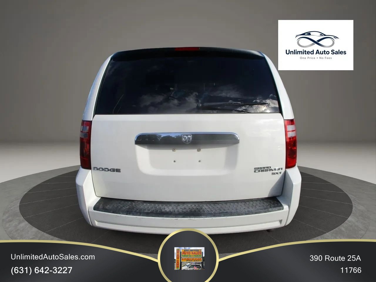 Used 2010 Dodge Grand Caravan SXT FWD image 2