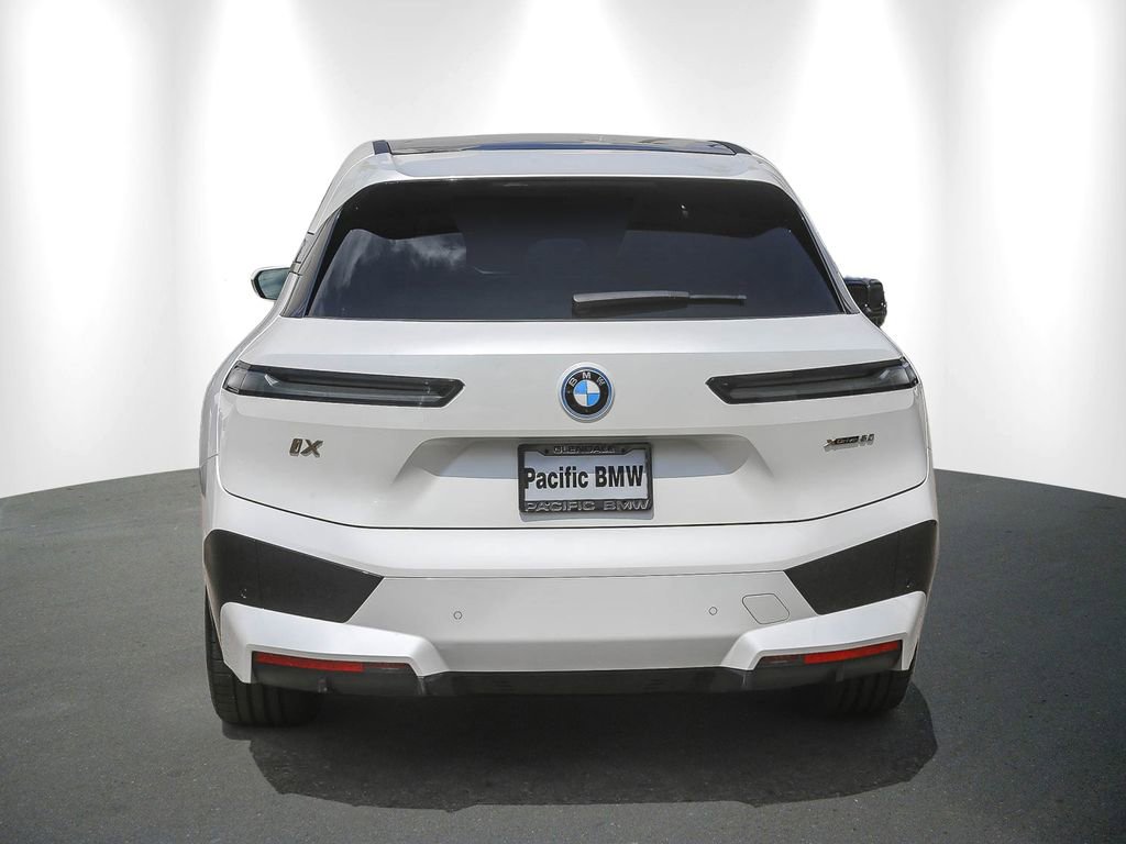 Certified 2024 BMW iX xDrive50 w/ Premium Package AWD/4WD image 5