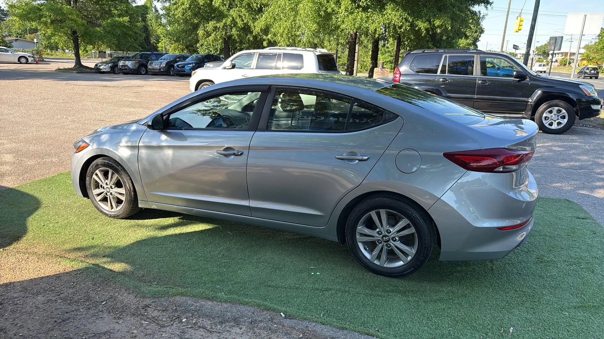 Used 2017 Hyundai Elantra SE w/ SE A/T Tech Package 03 FWD image 4