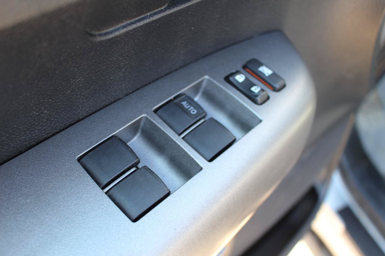 Used 2010 Toyota Tundra 4x4 Double Cab image 13