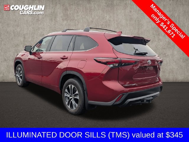 Used 2025 Toyota Highlander XLE AWD/4WD image 6