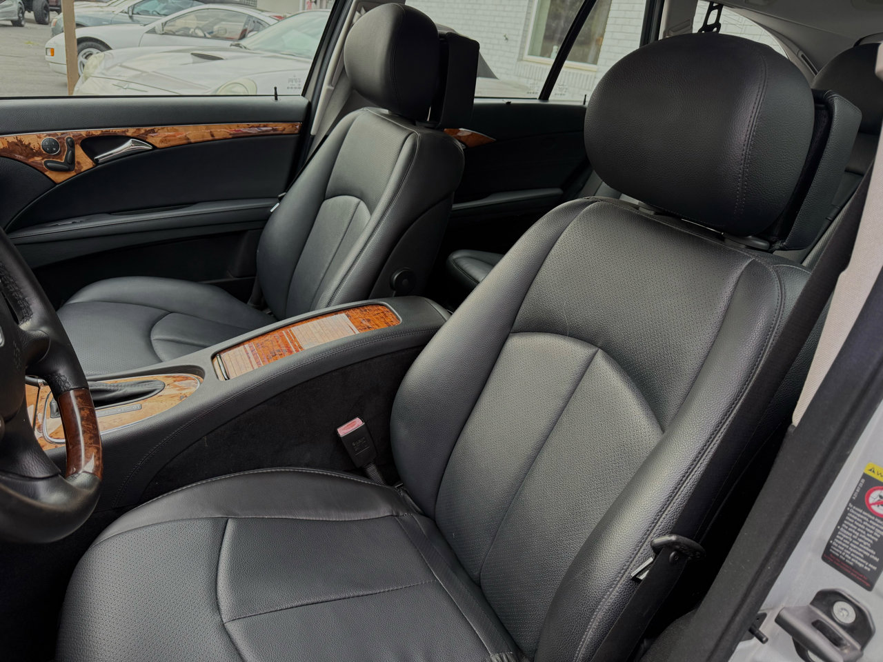 Used 2008 Mercedes-Benz E 350 4MATIC Wagon image 11