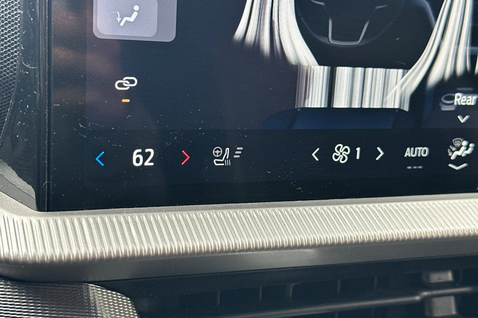 Used 2025 Ford Explorer ST-Line w/ ST-Line Street Pack image 30