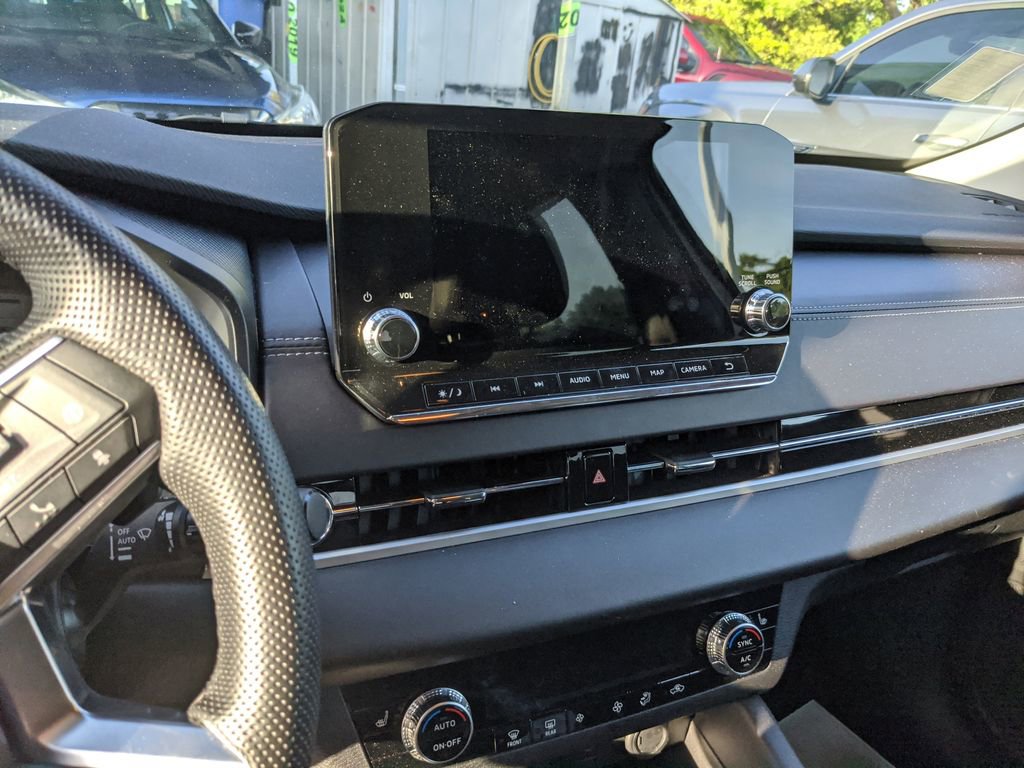 Used 2024 Mitsubishi Outlander FWD image 9