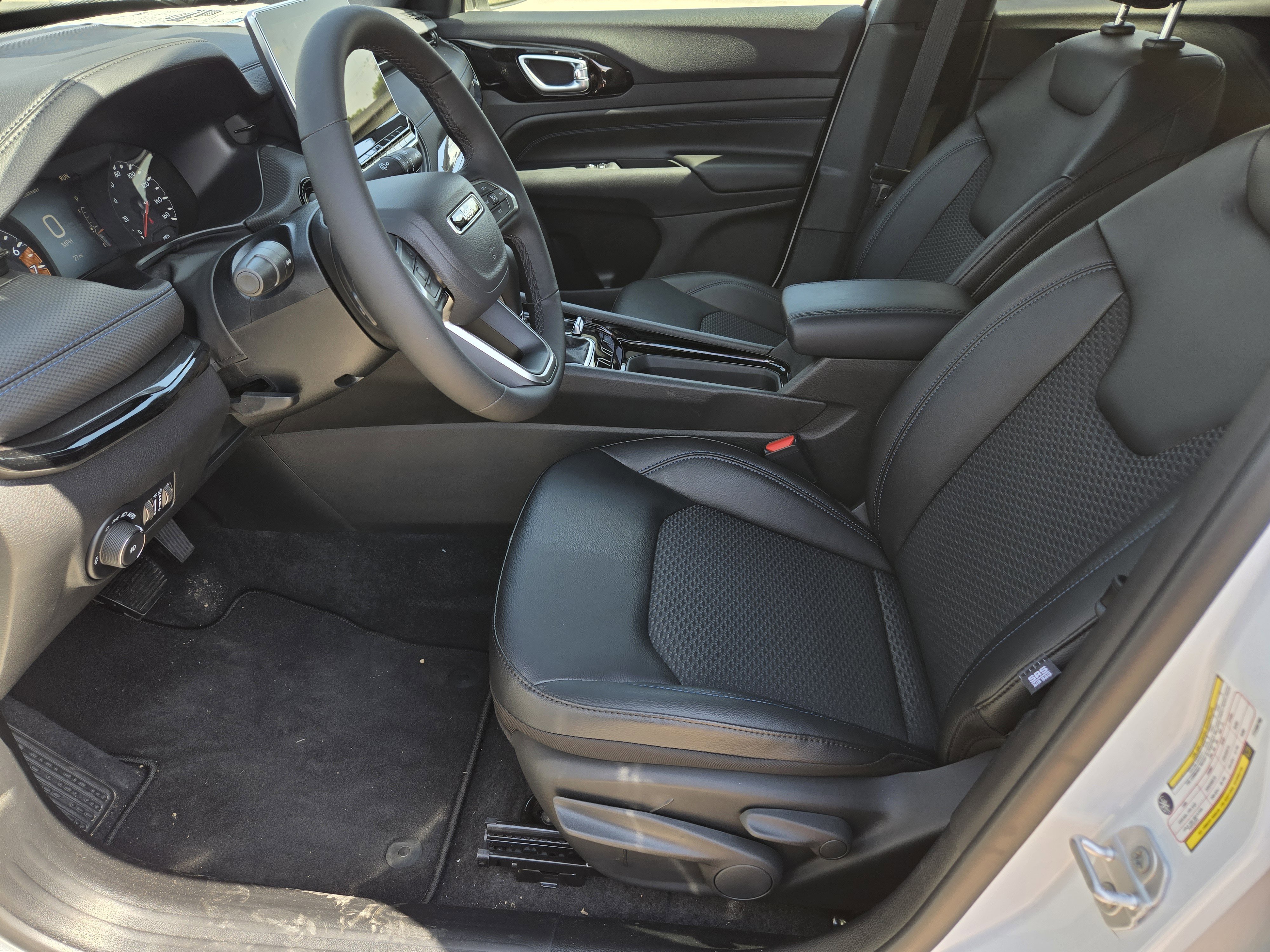 New 2026 Jeep Compass Latitude image 14