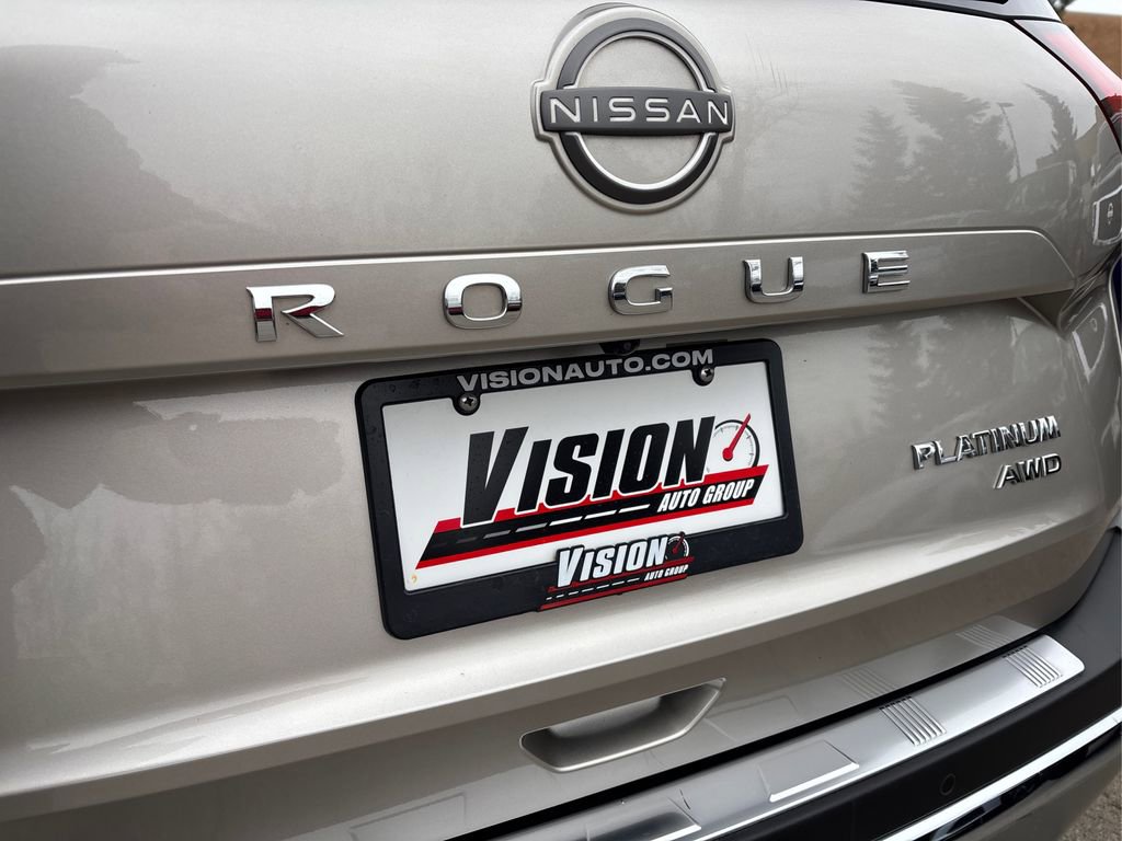 Used 2023 Nissan Rogue Platinum w/ Platinum Premium Package image 15