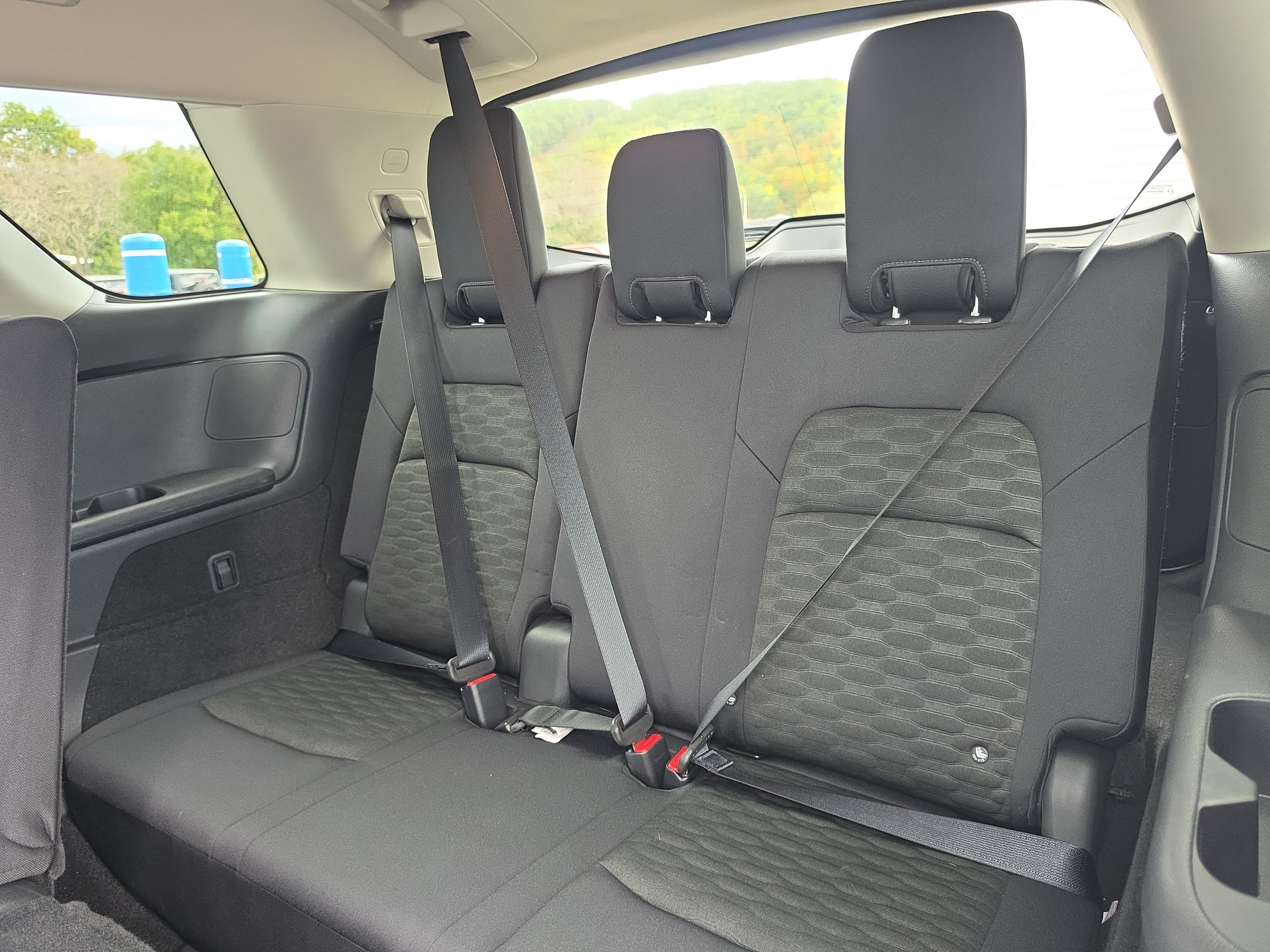 Used 2024 Nissan Pathfinder SV AWD/4WD image 16