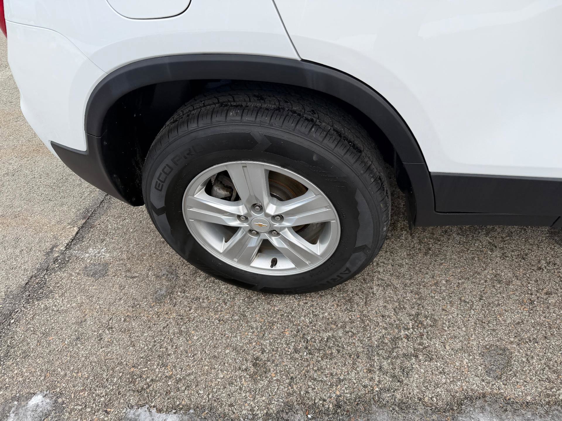 Certified 2022 Chevrolet Trax LS w/ Tint and Cruise Package AWD/4WD image 10