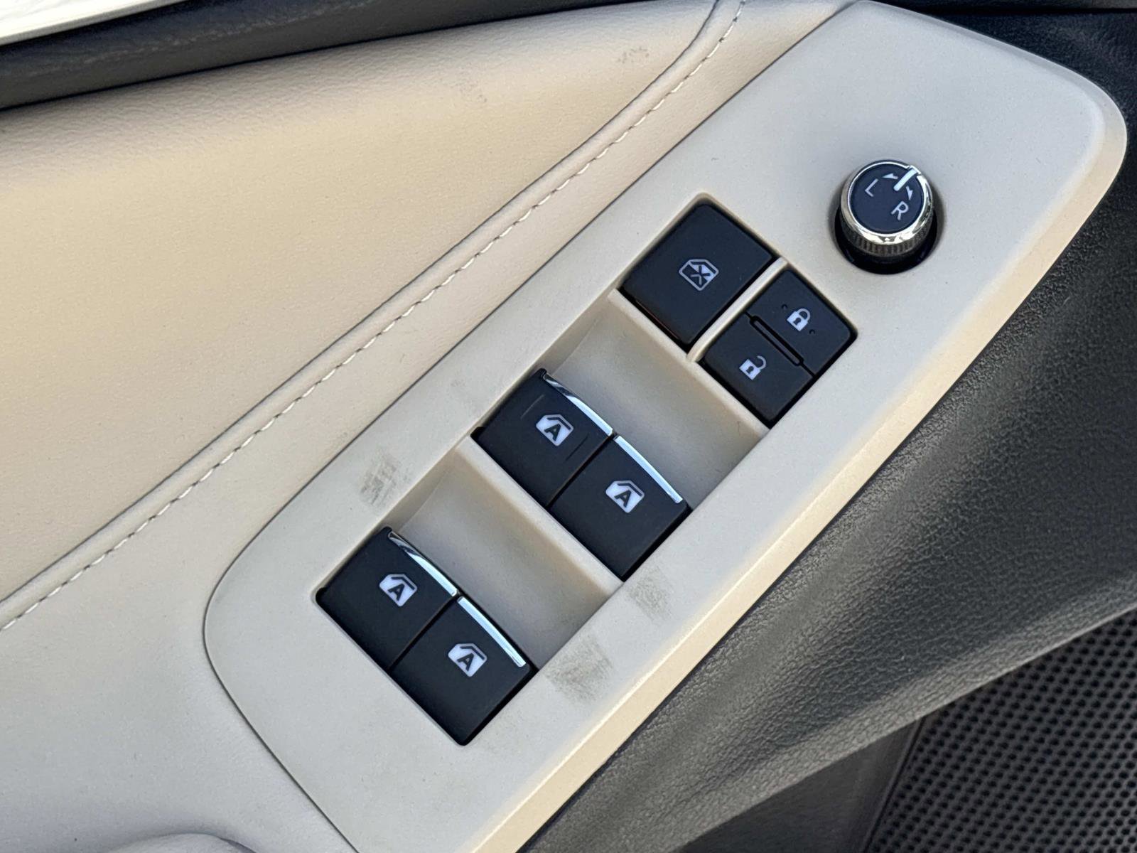 Used 2020 Toyota Avalon XLE w/ All Weather Liner Package FWD image 13