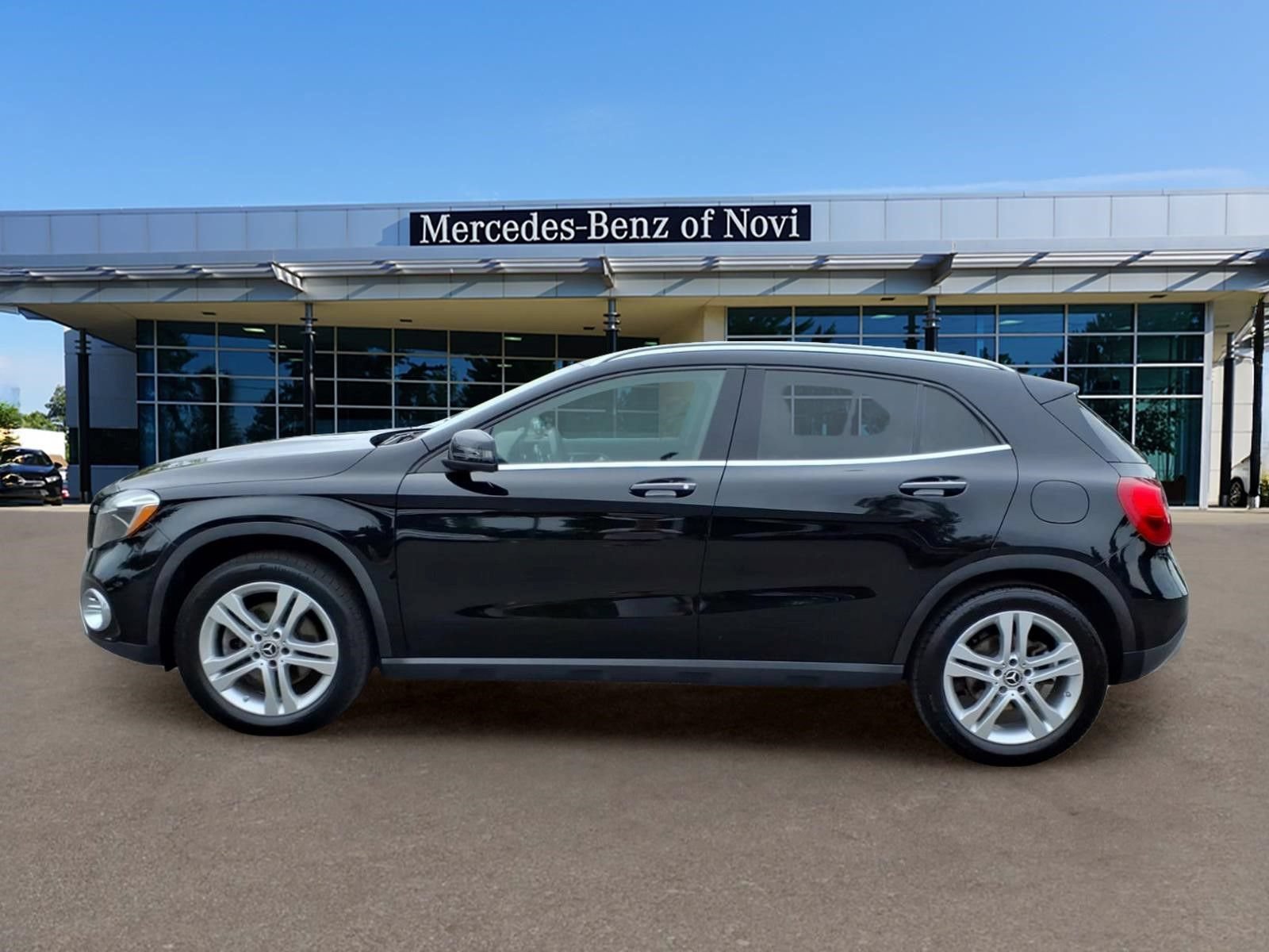 Certified 2018 Mercedes-Benz GLA 250 4MATIC image 2