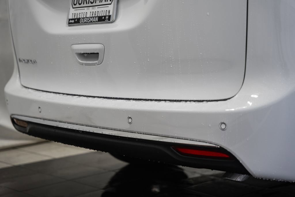 New 2026 Chrysler Pacifica Select image 7