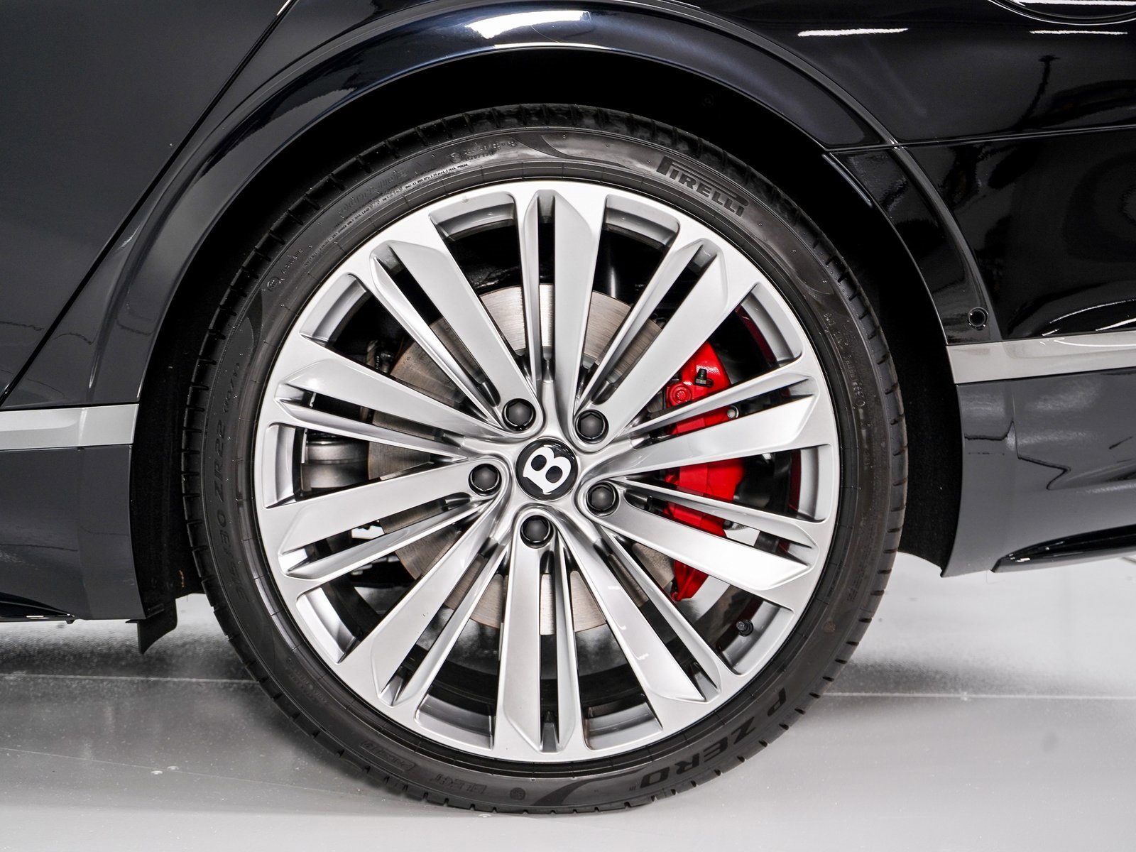 New 2025 Bentley Flying Spur Plug-In Hybrid image 44