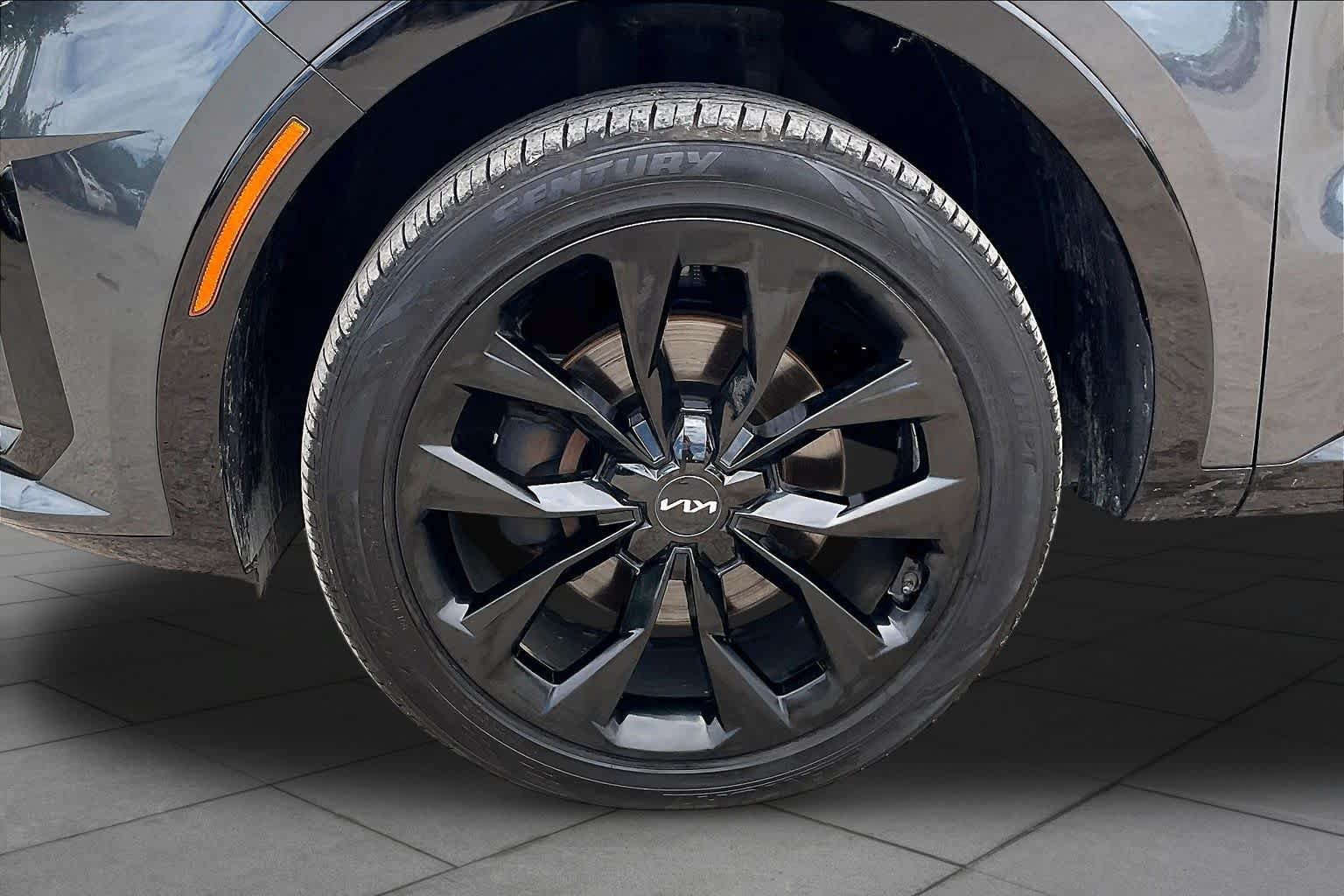 Used 2023 Kia Sorento SX AWD/4WD image 11