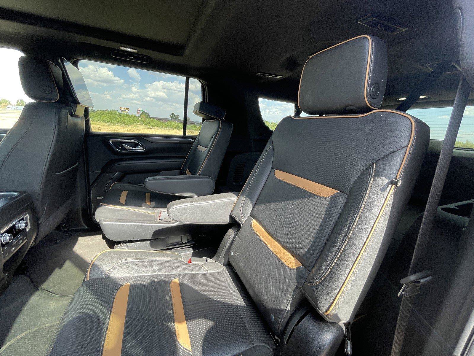 Used 2024 GMC Yukon XL AT4 w/ AT4 Premium Package AWD/4WD image 23